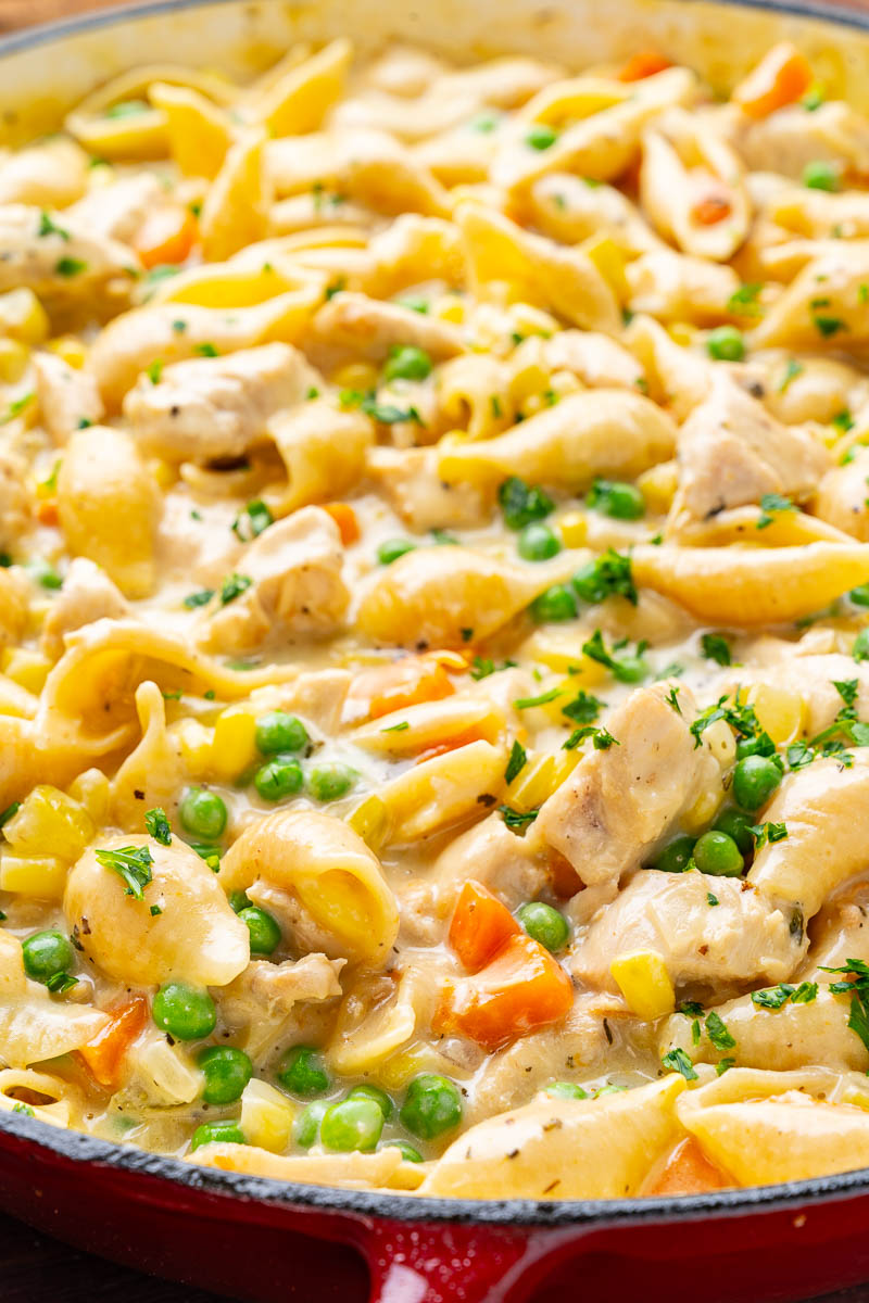 One-Pan Creamy Chicken Pot Pie Pasta